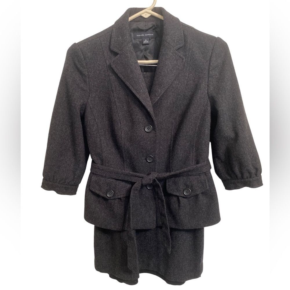 Banana Republic Charcoal Wool Blend Suit Blazer with Belt Skirt